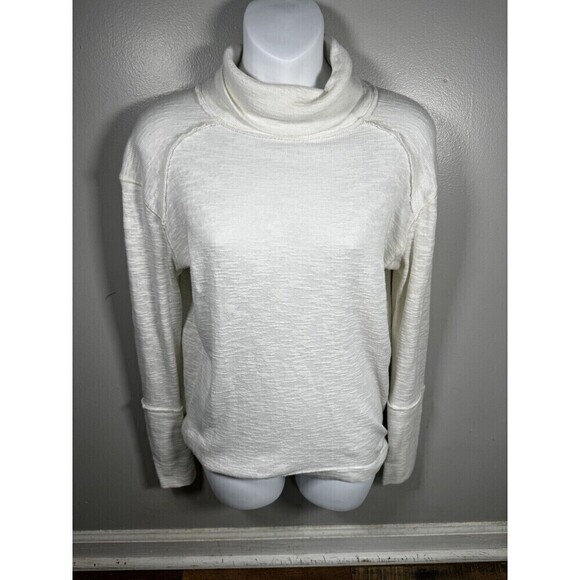 WE THE FREE WMNS SZ S White   TURTLE NECK SWEATER - Picture 1 of 9